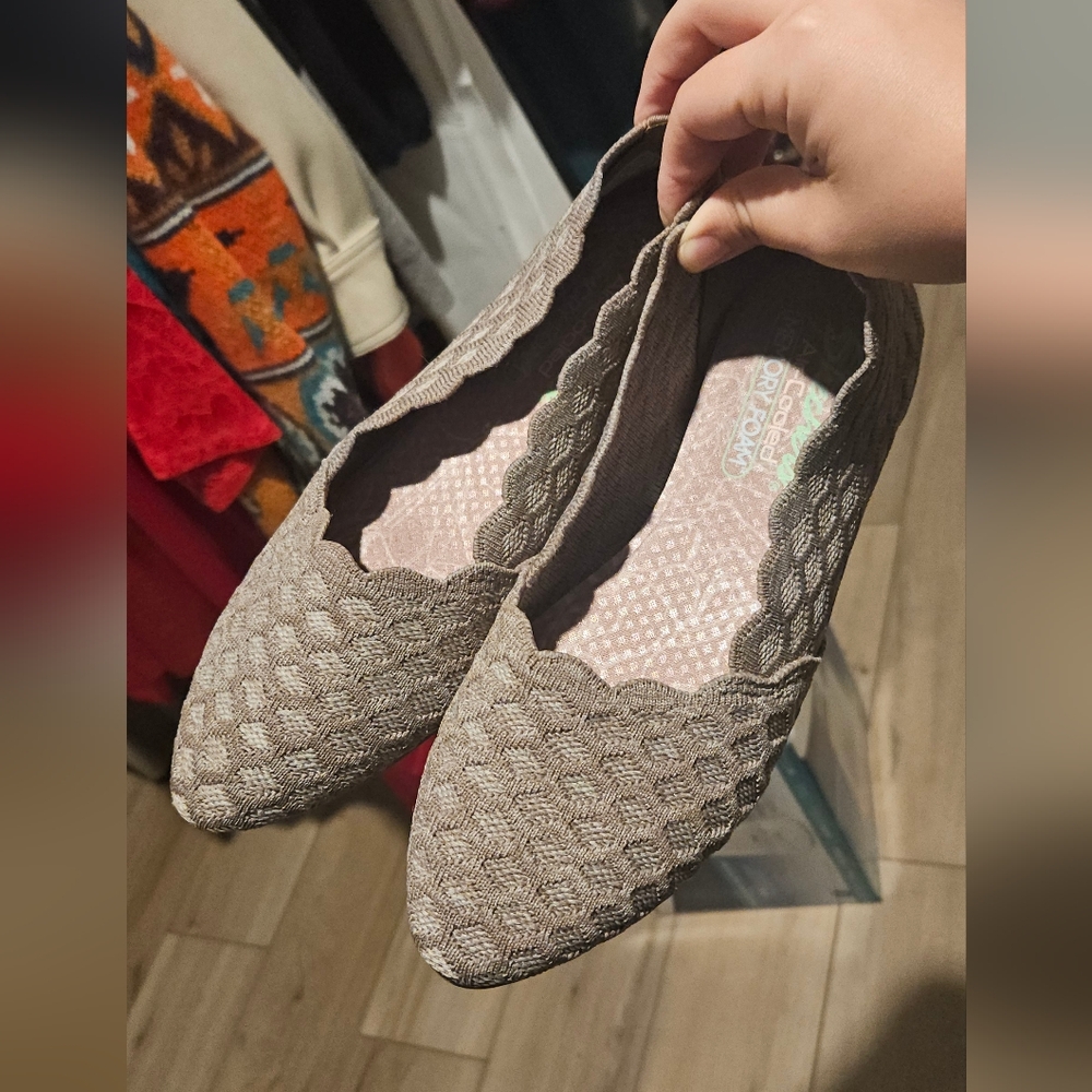 Women's flats